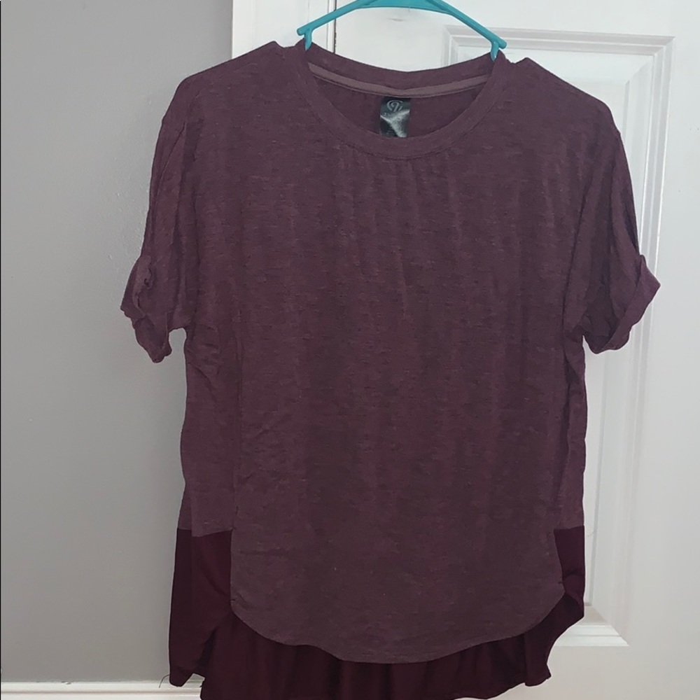 Short sleeve dark pink/red shirt🌼